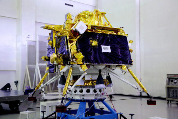 インドの無人探査機「チャンドラヤーン3号」、月の南極付近への着陸成功
