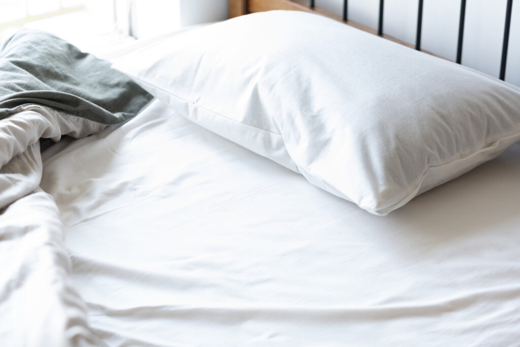枕カバーの細菌は便座の約2万倍！　不潔な寝具がもたらす健康被害とは