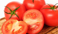 トマトに肌のシミをうすめる効果が？　夏バテも解消