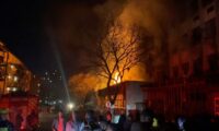 南ア最大都市のビル火災、70人以上が死亡