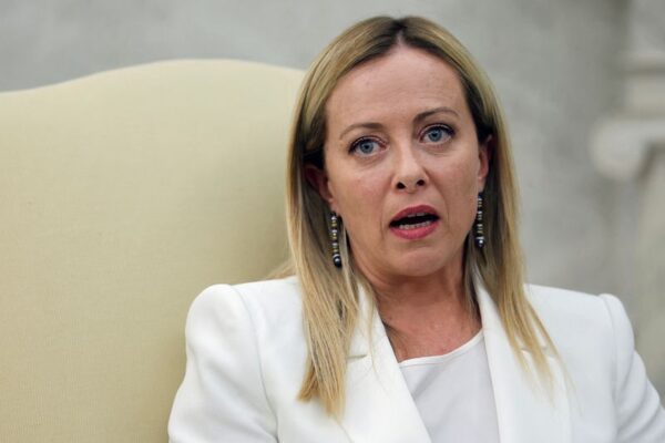 伊首相、一帯一路離脱するかどうかの「最終決定はこれから」