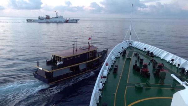 フィリピン、中国を「侵略者」と批判　南シナ海船舶衝突で