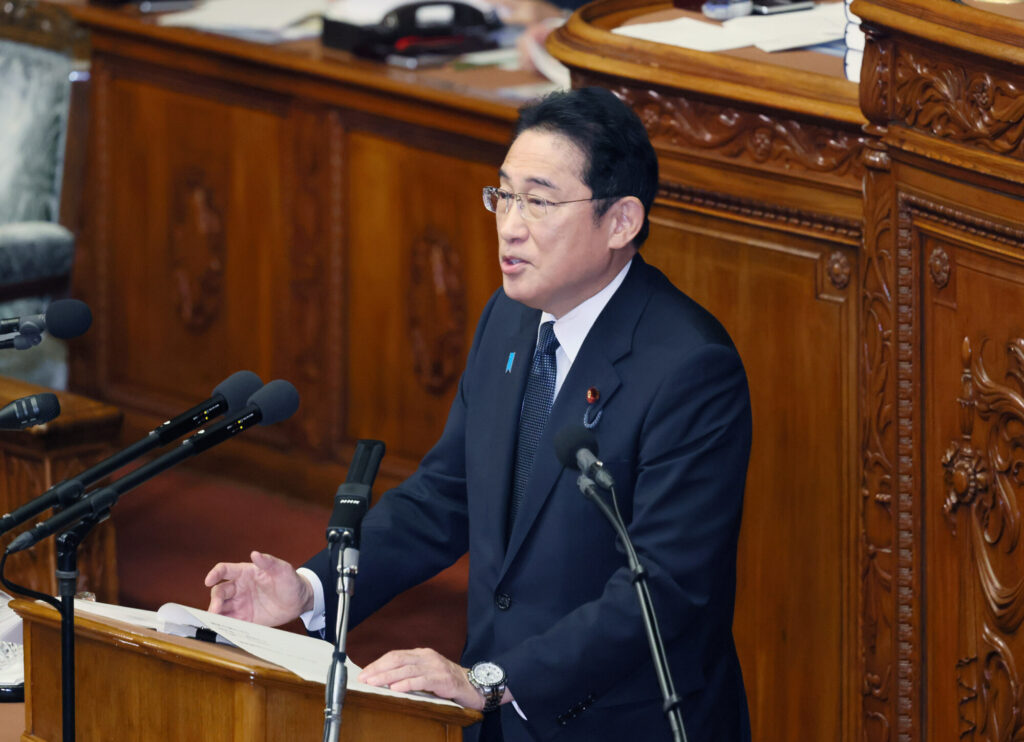 岸田首相「自民党総裁任期中に憲法改正を実施したい」　国会で表明