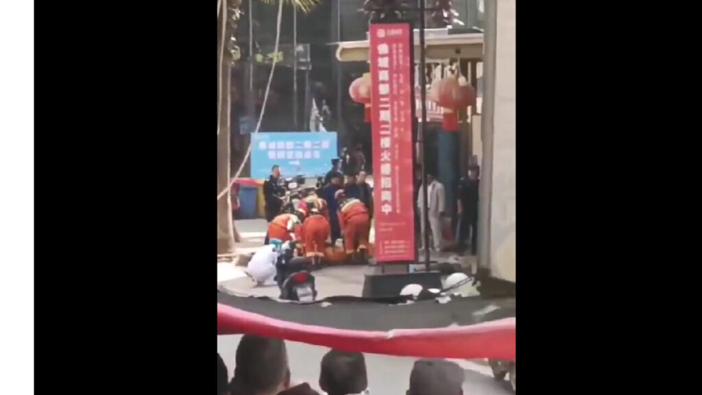 商業施設のエレベーターが落下　少なくとも3人死亡「ロープ切れ」か＝中国 雲南