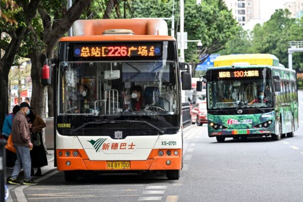 中国公共交通機関が値上げ　財政危機の顕れか