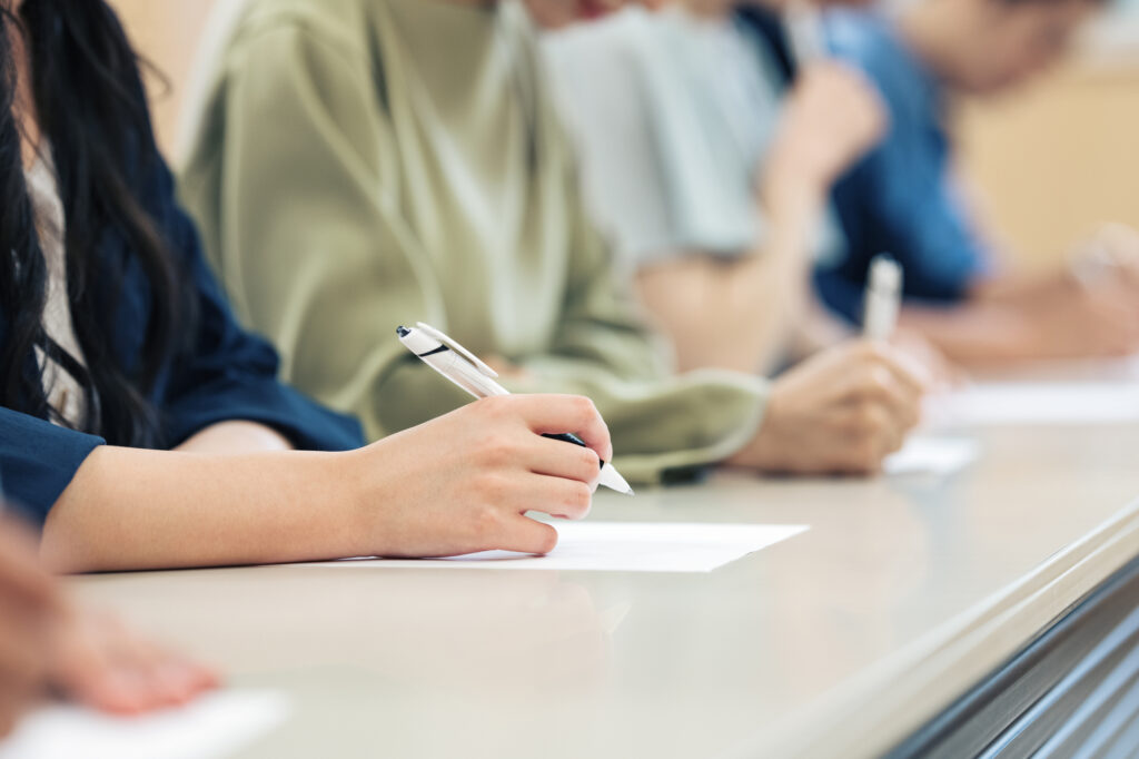 漢字書き取り大会、大学生がたったの2点　