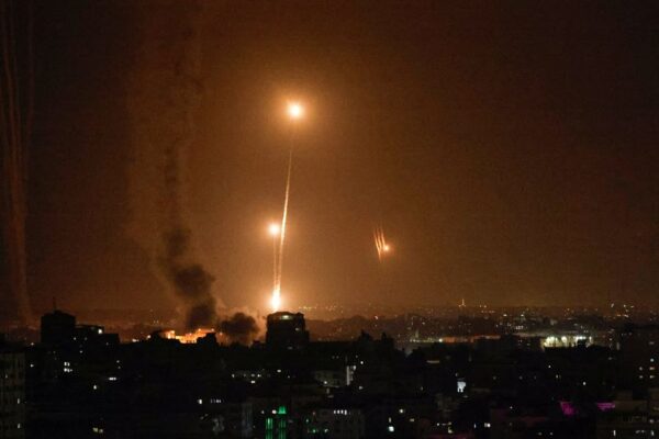 ハマスとイスラエルの大規模衝突続く、死者500人超　レバノンから砲撃も
