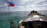 中国船、南シナ海でフィリピン船と衝突　非難の応酬