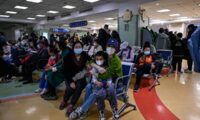 北京の深刻な感染状況　夜間外来で2千人の子供が診察待ち　懸念される交差感染