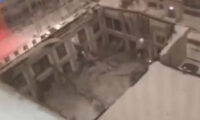体育館の屋根崩落で3人死亡　ネットで「手抜き工事」疑惑が噴出＝中国 黒竜江