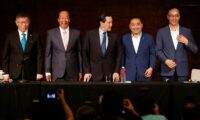 台湾総統選、野党候補一本化実現せず　鴻海創業者は撤退表明