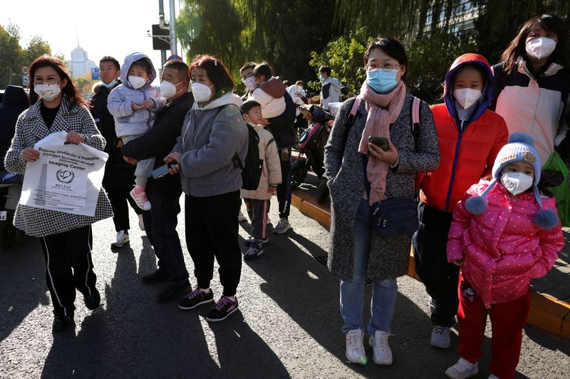 中国、発熱クリニック増設目指す　呼吸器疾患急増に対処