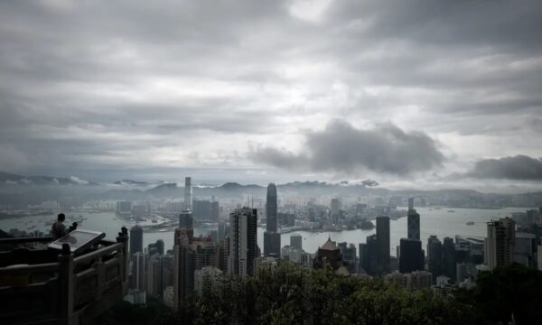 香港版国安法の強行後、香港離れが進む　住宅価格も 9か月連続で下落