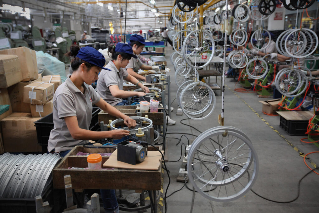 中共の政策支援も効果上がらず　11月の製造業PMIがさらに縮小し49.4に低下