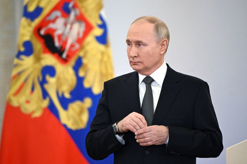 プーチン氏、来年の大統領選に出馬表明　2030年までの政権に道