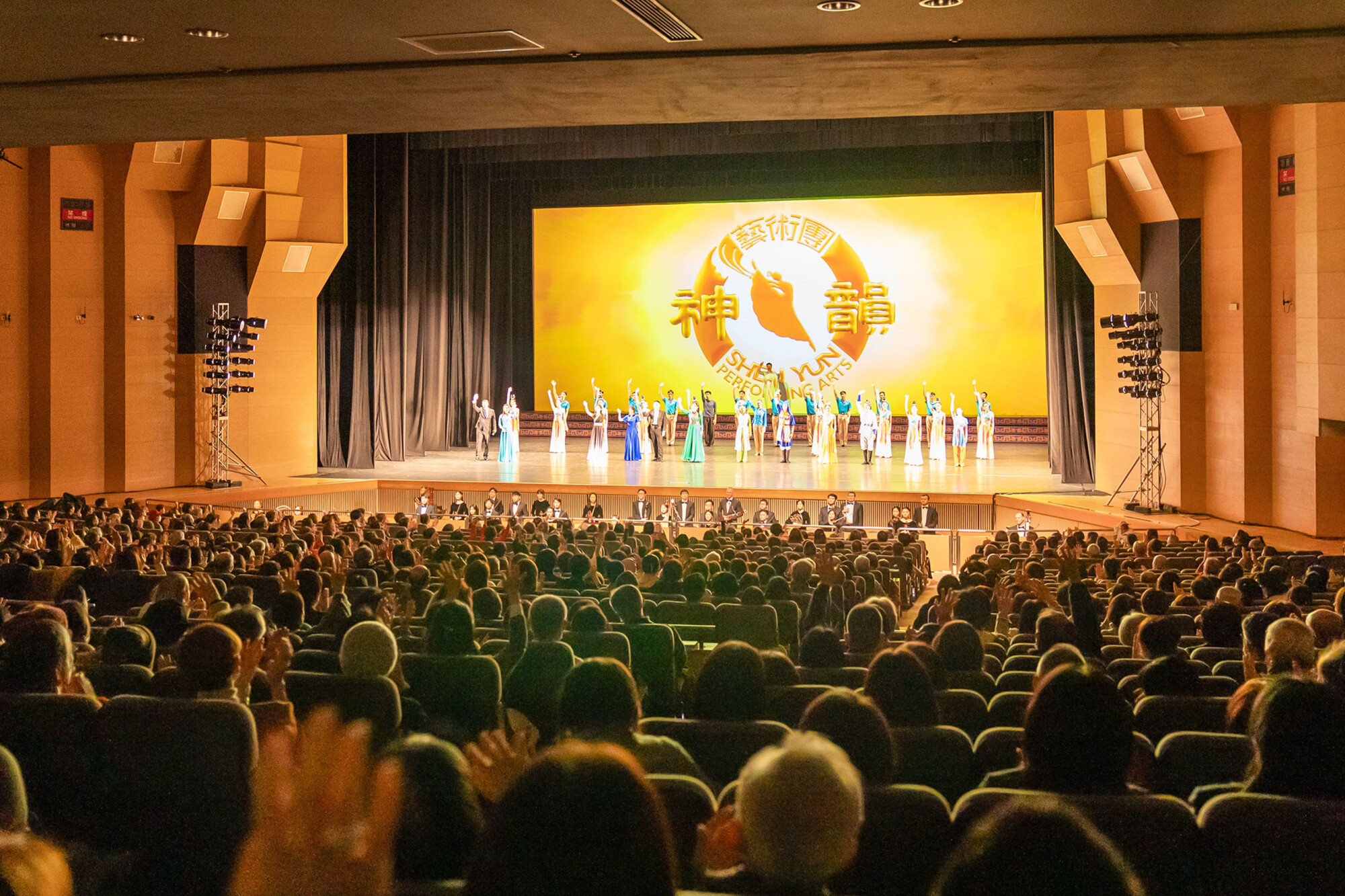 神韻2024日本公演が満場で幕開け、名古屋の観客から賞賛の声続々 | 神韻芸術団 | 中国古典舞踊 | 大紀元 エポックタイムズ