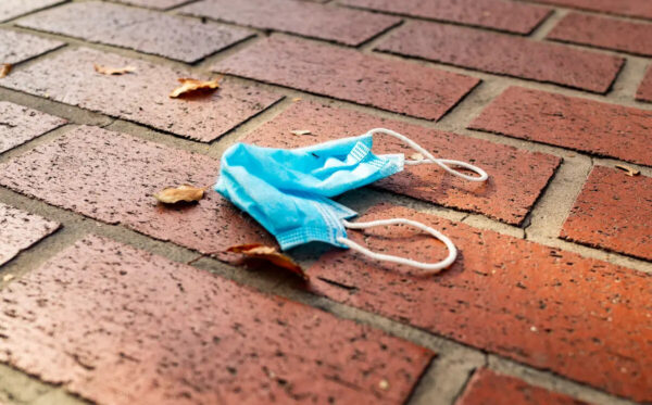 マスクを着用しているほうが新型コロナに感染しやすい、研究で判明