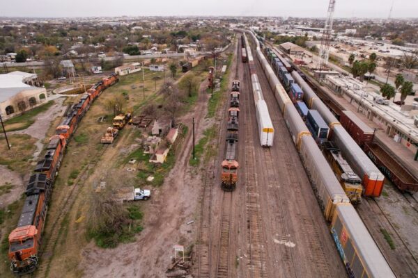 メキシコにつながる鉄道路線、米政府が再開　移民急増で一時閉鎖