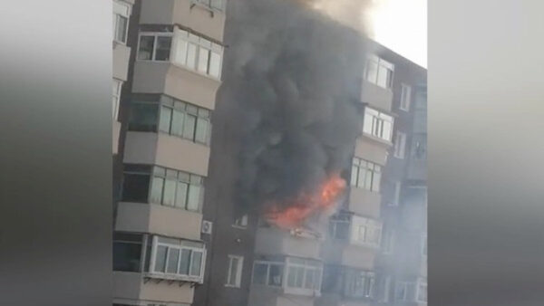 頻発する集合住宅のガス爆発事故　噴き上がる黒煙、窓ガラスも吹き飛ぶ＝中国 遼寧