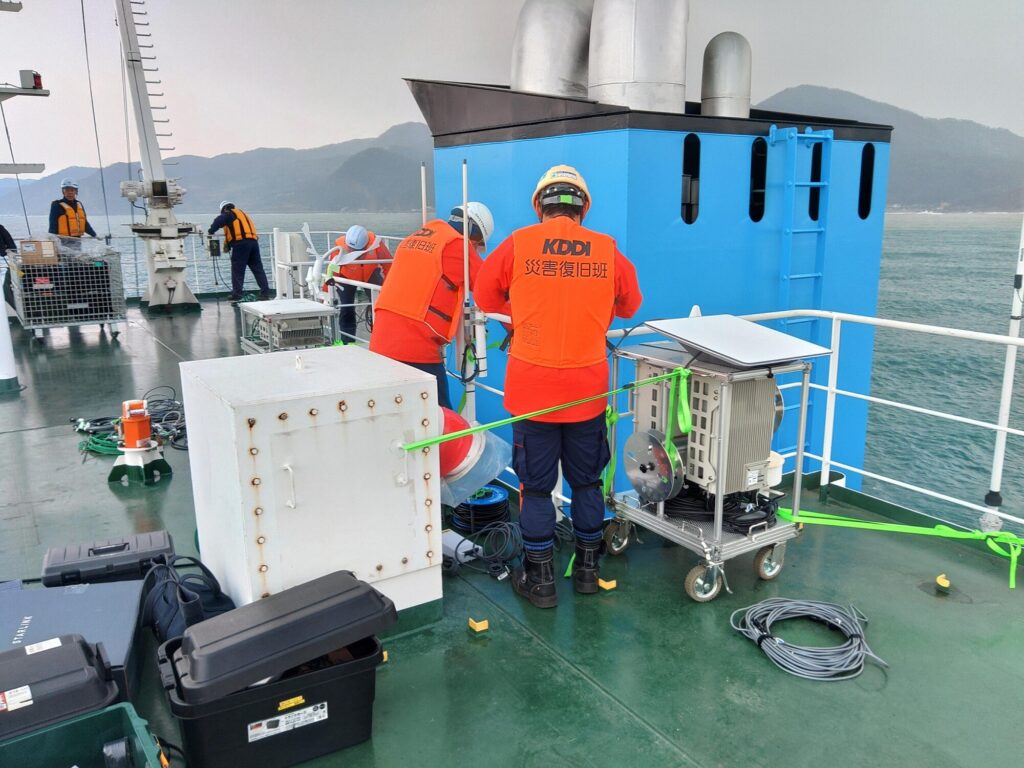 携帯大手3社、能登半島地震で船上基地局やドローン、スターリンク活用