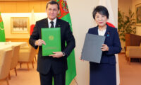 日・トルクメニスタン外相会談　経済関係強化へ