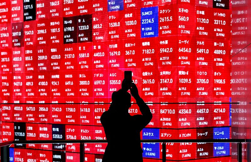 日経平均が終値ベースの史上最高値を上回る、半導体株高で上昇に弾み