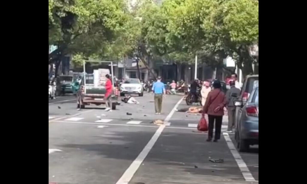 またも街中に暴走車　「中国社会はいつ爆発してもおかしくない圧力鍋」＝中国 江西省