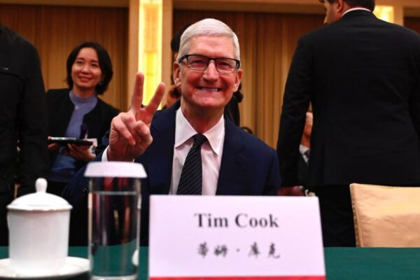 なぜアップルのCEOの中国訪問がアップルに利益をもたらさなかったのか