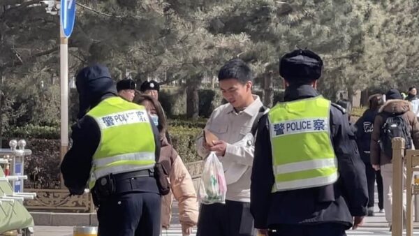 両会の期間中「草木皆兵」となった北京　あふれる検問所と監視員、中共は何を恐れるのか？