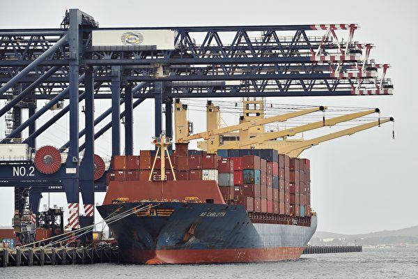 中共がクレーンを通じてスパイ活動やサイバー攻撃か　豪州議員らが港湾関係業者に交換求める