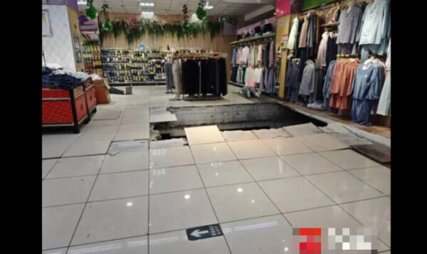 買い物中に店の床が崩落　買い物客1人が巨大穴へ落下　「おから工事ここにも？」＝中国