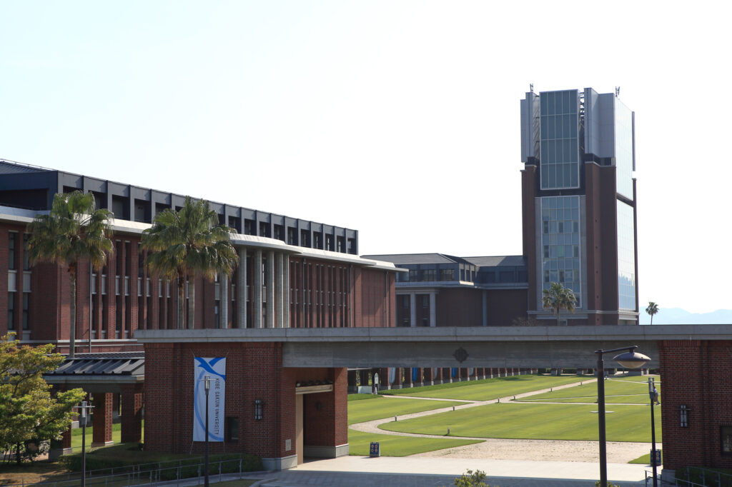 神戸学院大学の中国人教授が半年行方不明…昨年は習近平出席の華人大会に参加