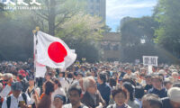 パンデミックで踏みにじられた「自由」　取り戻す日本の動きに海外から注目