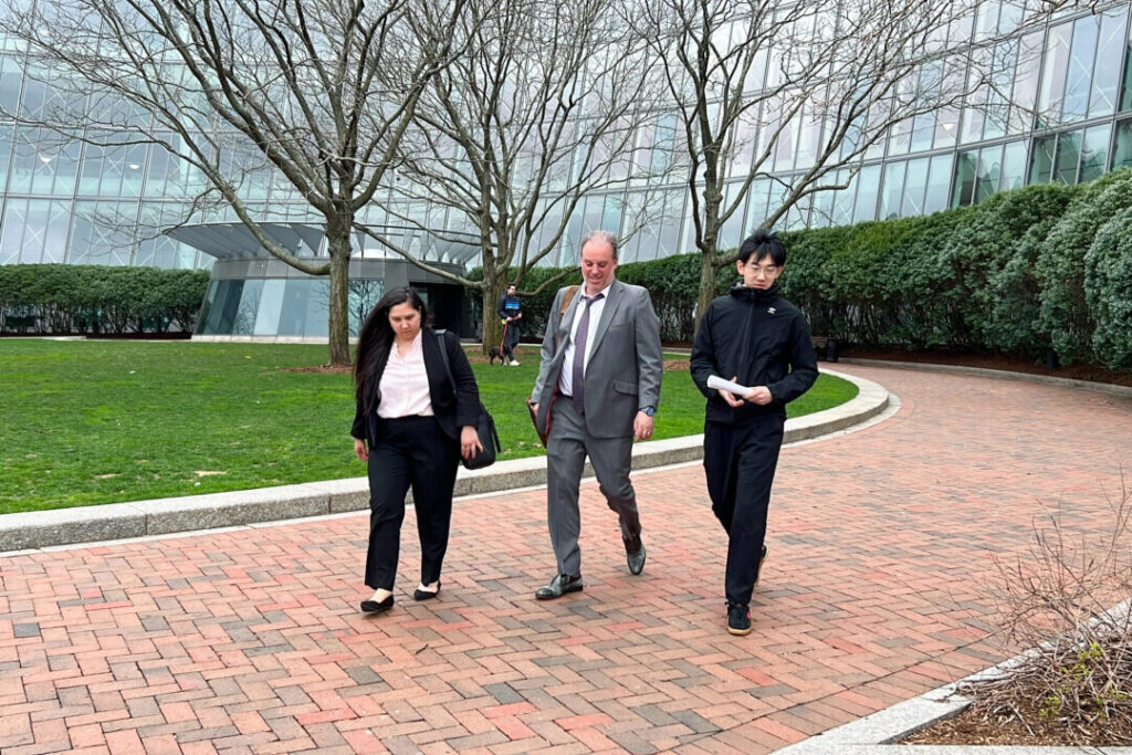 中国籍の元米名門音大生に禁錮刑　市民活動家への脅迫行為で