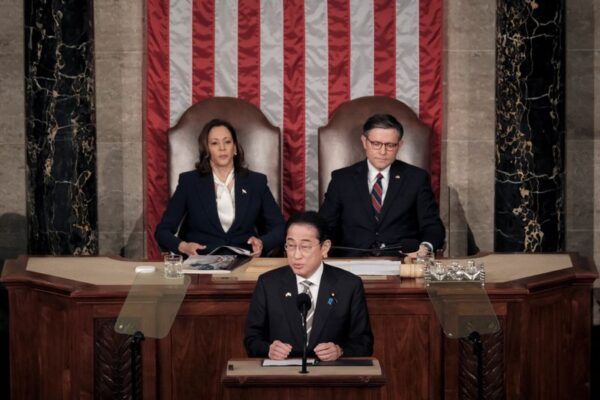 「内向きの同盟国から変化」と岸田首相、日本の役割拡大を米議会で強調