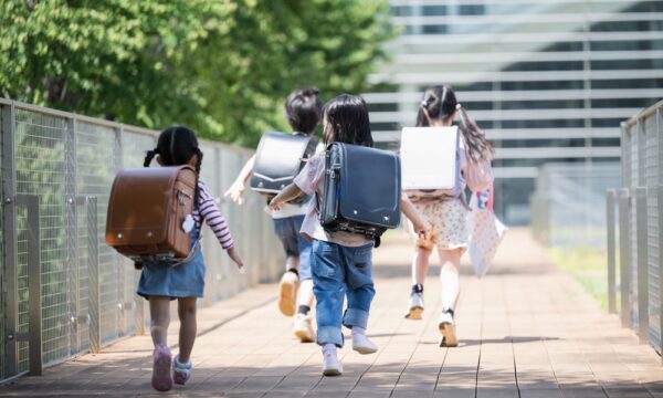 日本   デジタル教科書は2030年度から　紙・動画・音声で何が変わる？
