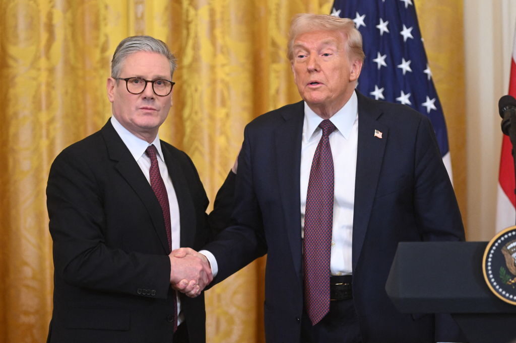 トランプ大統領　ぜレンスキー氏を「大いに尊敬」　「独裁者」発言撤回