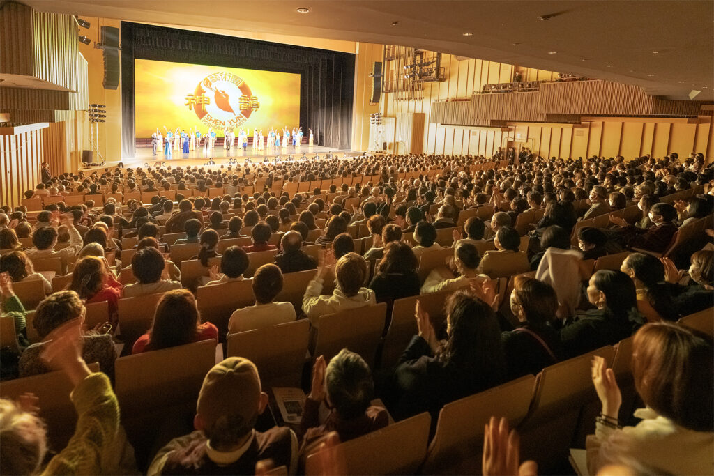 「夢のような色彩感」「非常に心を打たれる」など称賛の声相次ぐ　神韻渋谷公演に感動の嵐　