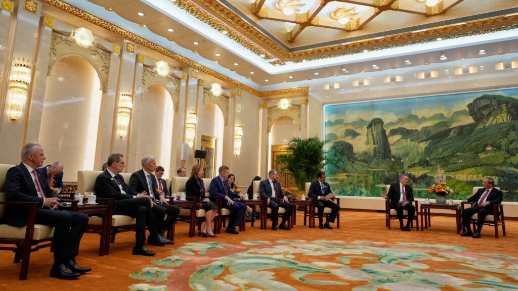 米議員　中共首相と会談　フェンタニルの対策求める