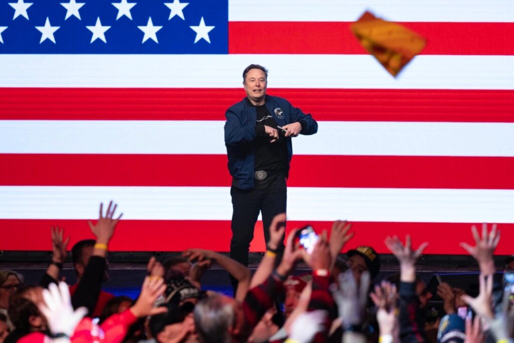 マスク氏　政府の仕事がテスラ株を押し下げている