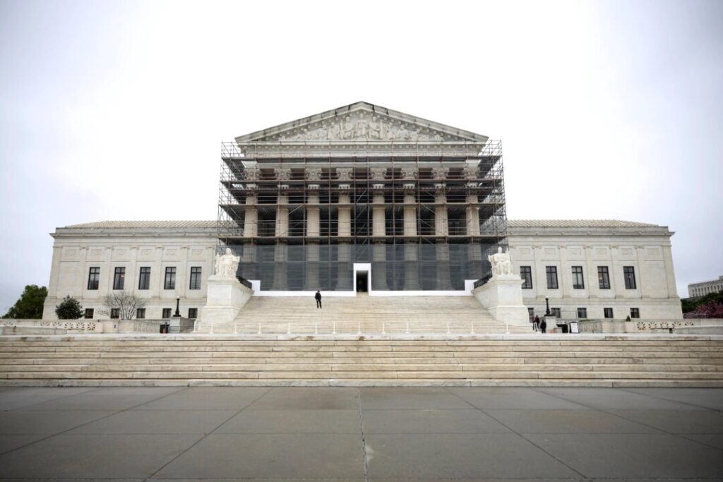 米最高裁　敵性外国人法の適用容認　国外退去の差し止めを無効に