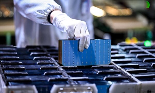 中国製太陽光パネル　米国へ迂回輸出　月1億ドル規模の新ルート