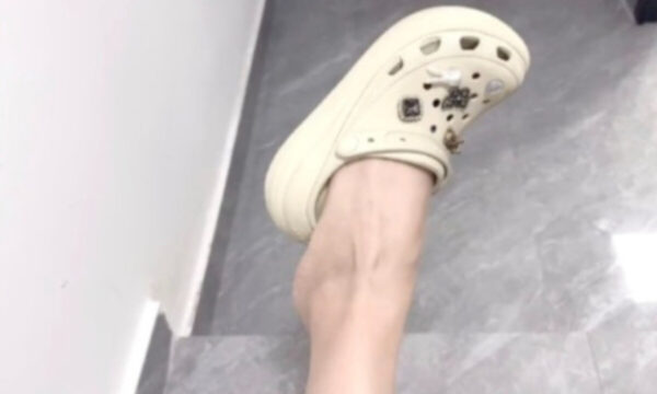 「まさか縮むとは…」高温のトランクで起きたサンダルの悲劇