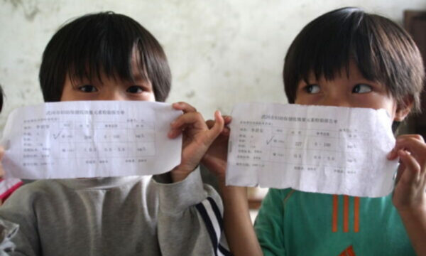 幼稚園での集団鉛中毒　中国当局が「投毒」で幕引き　広がる疑念と過去の闇