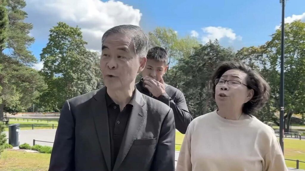 元香港行政長官の梁振英　フィンランドの法輪功学習者を脅迫