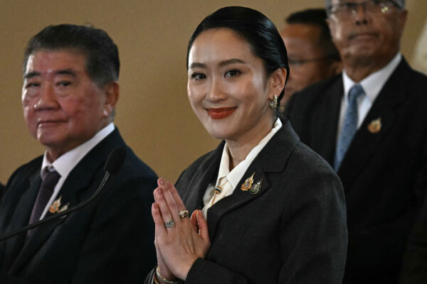 タイのペートンタン首相が失職　憲法違反で