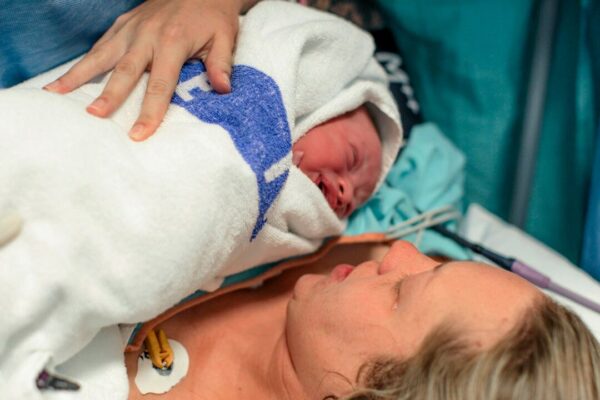 帝王切開と免疫の関係――小児白血病リスクに微小な差