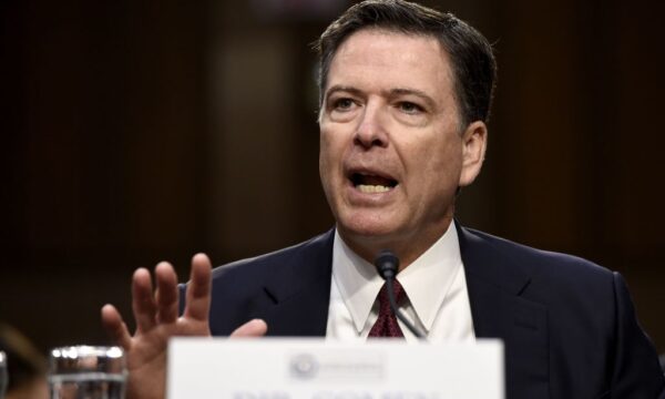 元FBI長官を起訴　「8647」写真めぐりトランプ氏暗殺示唆の疑い