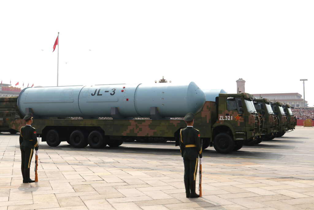 北京軍事パレード　中共新兵器の実態と模倣品の真相