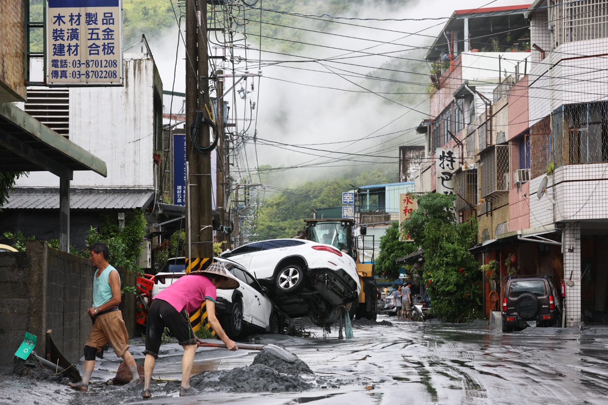 写真報道 台湾で台風18号被害拡大 死者17人・行方不明17人 | 花蓮